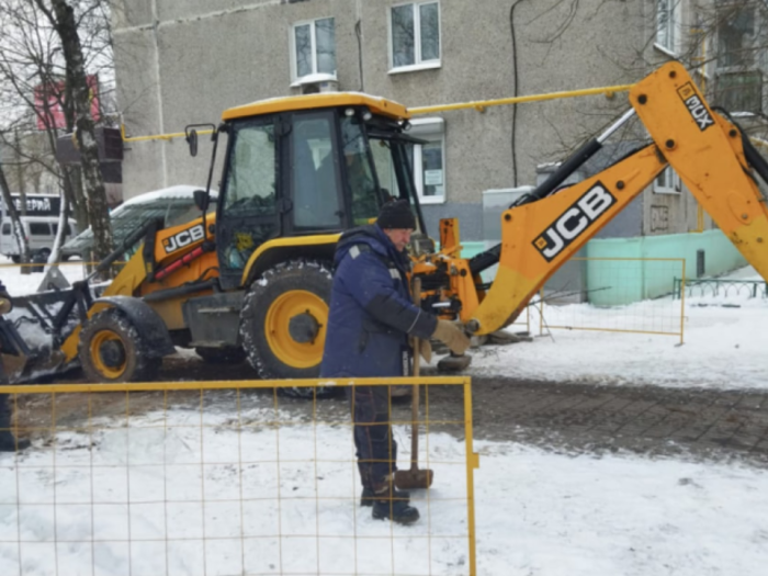 Ликвидирована утечка на квартальном трубопроводе отопления у здания № 2 по улице Некрасова